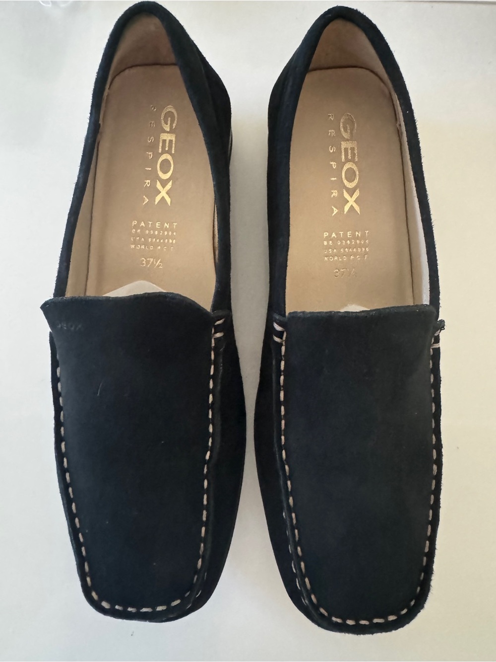 Like New Classic Geox Women’s Black Suede w/Contrast Stitching Driving Loafers